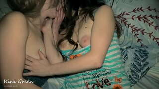 Salaki kuring fucks mah panas Lengkah adina, 3some Amatir Sex Blowjob, katresna kissing, Pussy ka sungut, Creampie dina sungut, Babagi cum jeung Badag Creampie, 2 katresna 1 guy panas pasangan fucking ffm