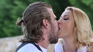 Motie kaba Her Kas Na Old pa e Antiano di Tiara