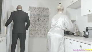 Selah पाऊस घेऊन या प्रथिने पॅक बीबीसी सारखे काही नाही