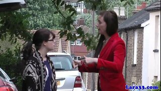 Angļu nobriedis pickingup nevainīga skolniece