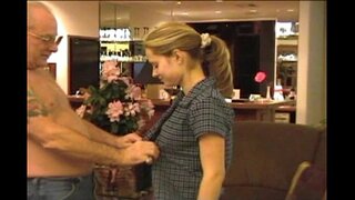 Jayne &amp;amp; Onkel Jesse Stripdown Blowjobs