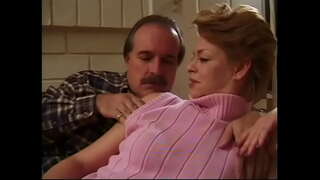 Moto kukomaa Sharin Kuni kupiga jogoo anapata kina pussy kuchimba visima na cumshot juu ya punda